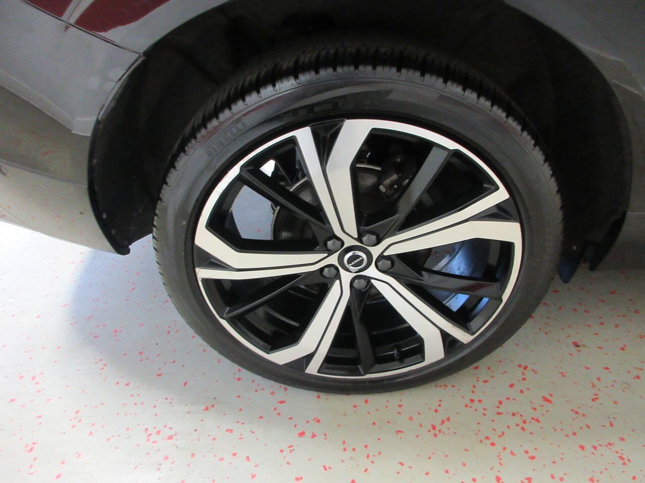 Used 2022 Volvo XC60 B5 R-Design w/ Advanced Package AWD/4WD image 16