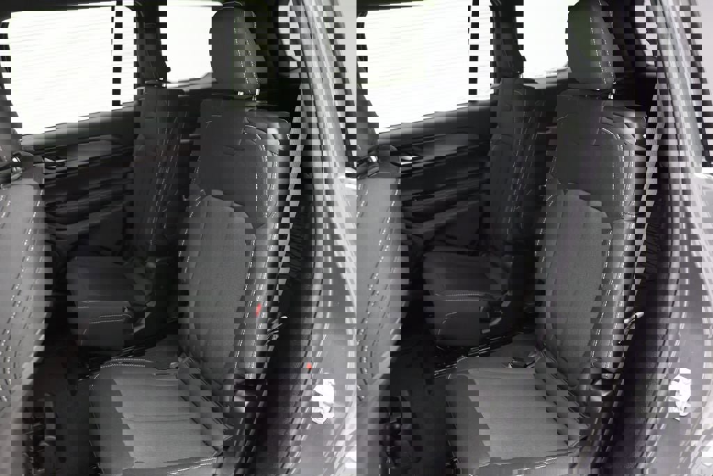 Used 2025 Jeep Grand Cherokee L Laredo image 11