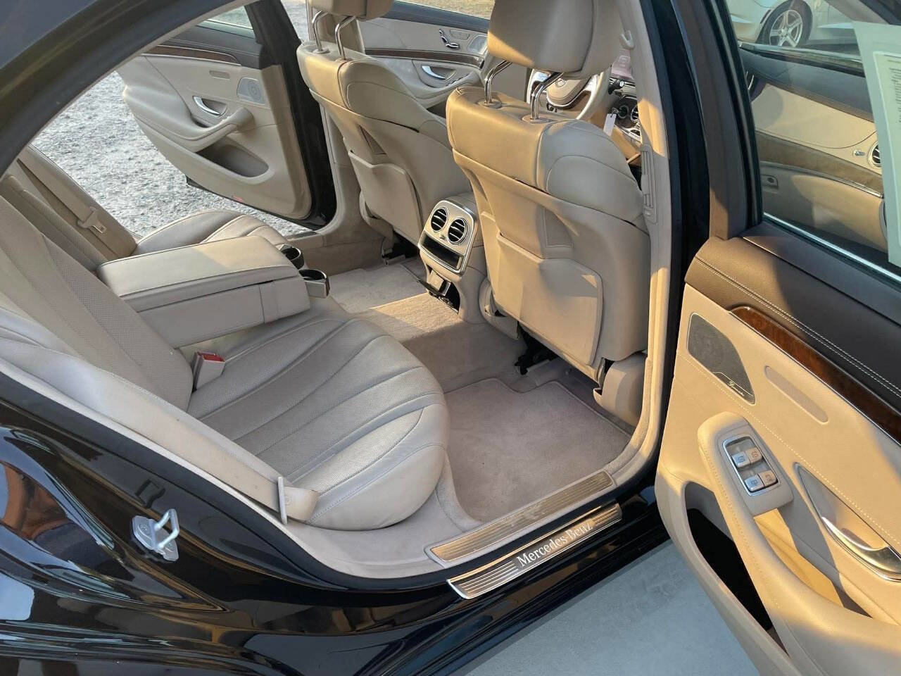 Used 2014 Mercedes-Benz S 550 Sedan image 32
