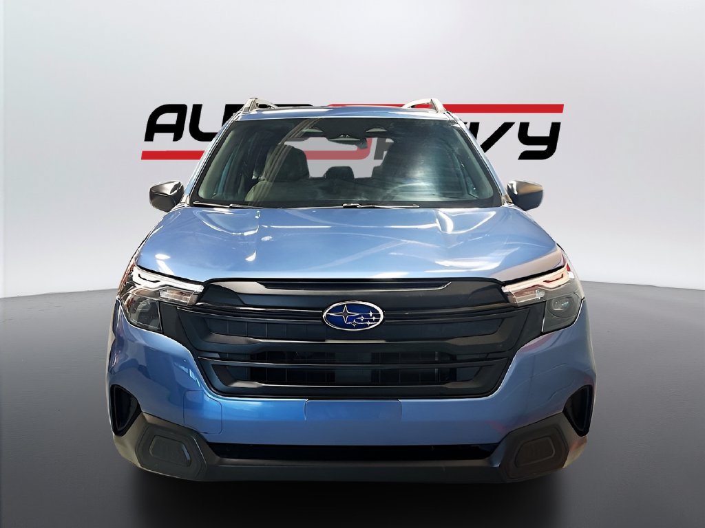 Used 2025 Subaru Forester AWD/4WD image 2