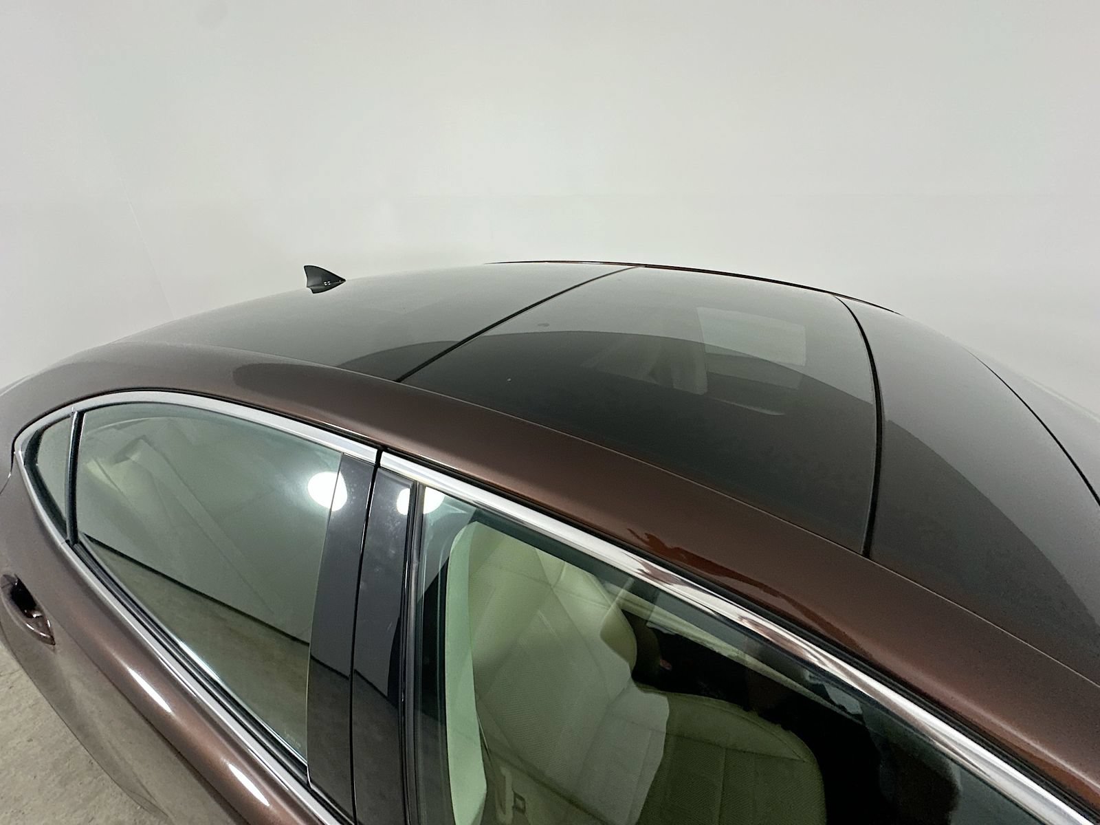 Used 2018 Lexus ES 350 w/ Luxury Package w/Wood Trim FWD image 11