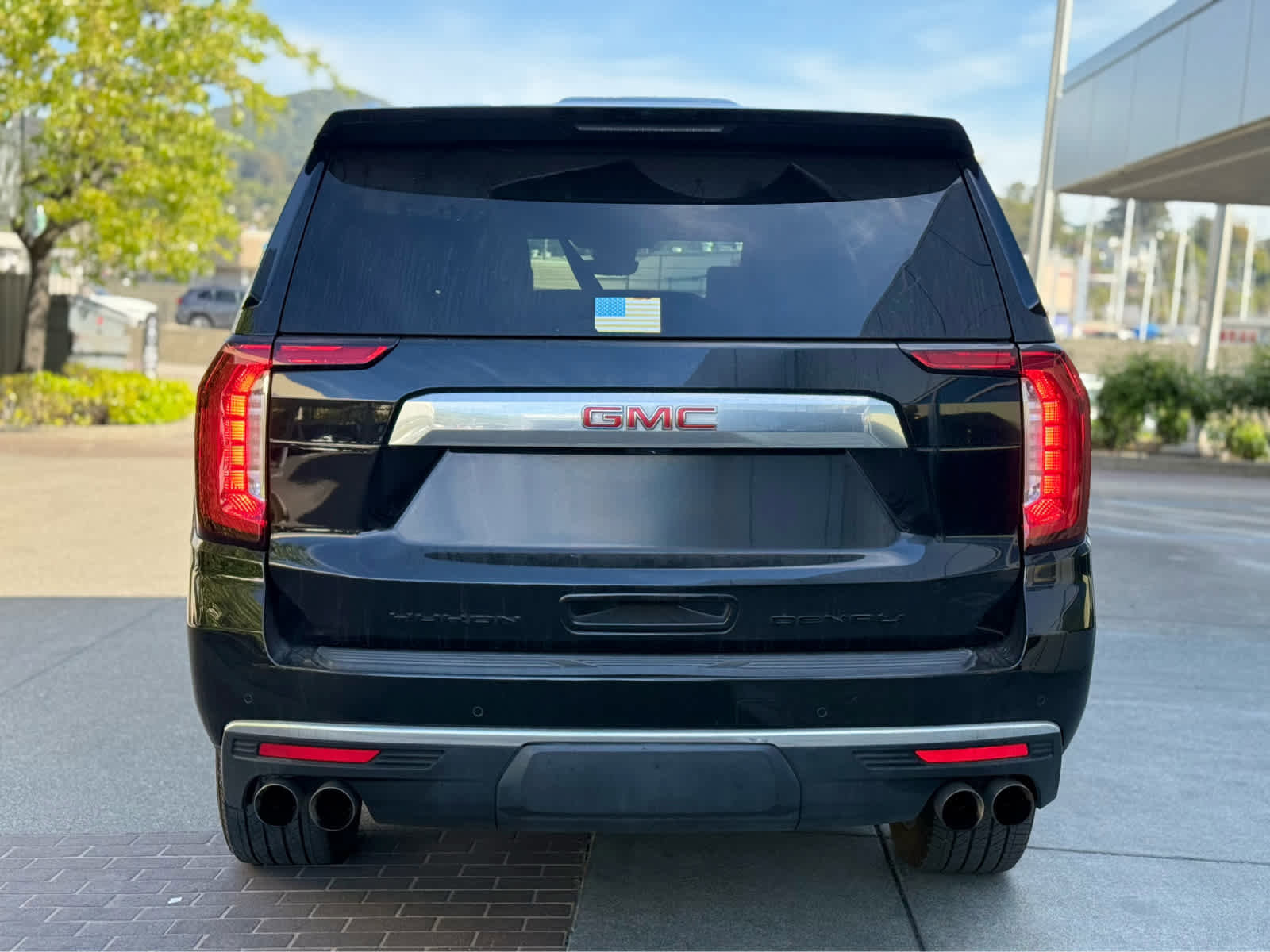 Used 2023 GMC Yukon XL Denali w/ Denali Reserve Package image 4