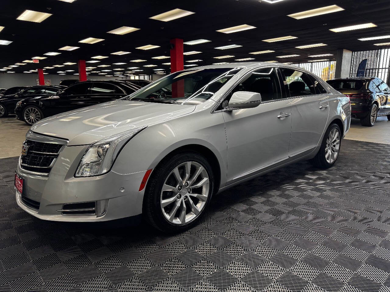 Used 2017 Cadillac XTS Luxury image 7