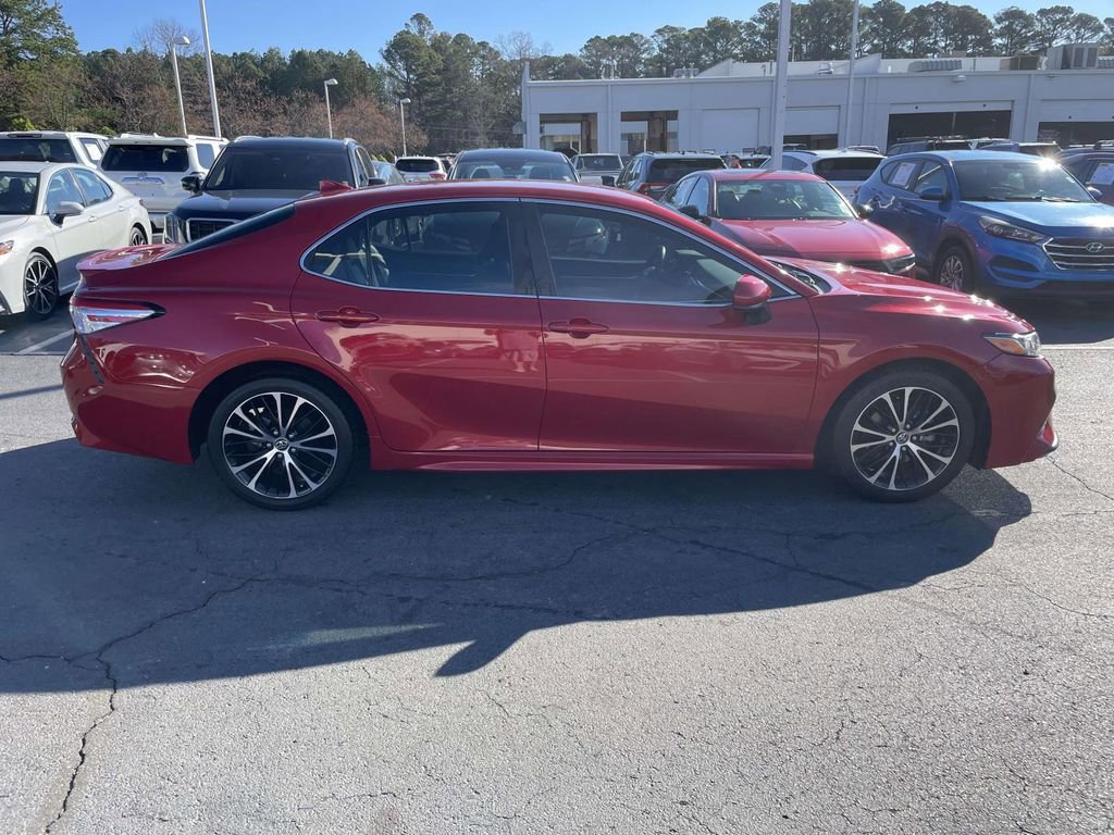 Used 2020 Toyota Camry SE image 11