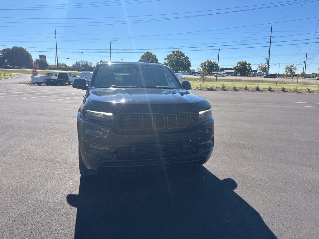 Used 2023 Jeep Wagoneer Series II RWD image 3