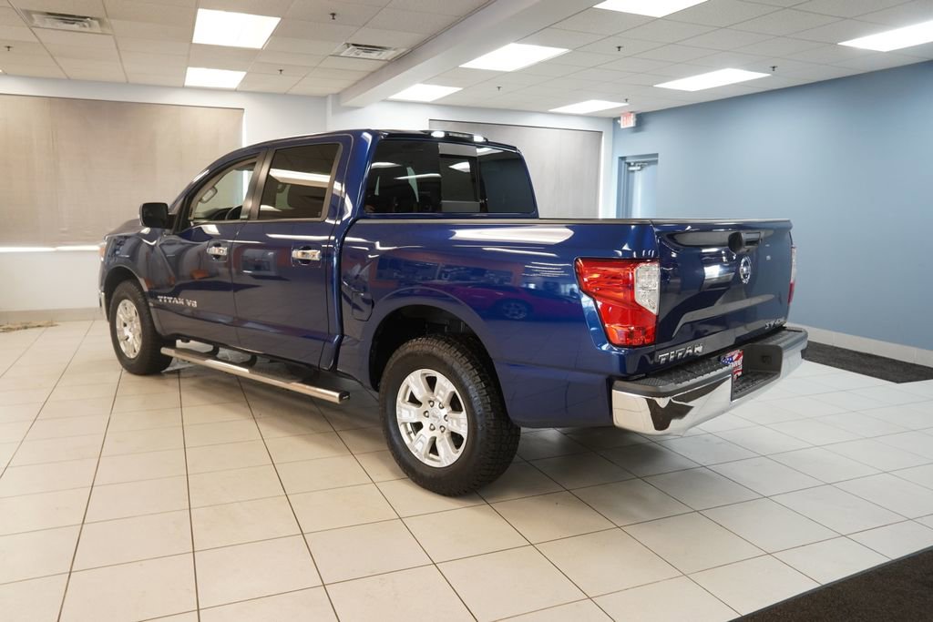 Used 2019 Nissan Titan SV AWD/4WD image 4