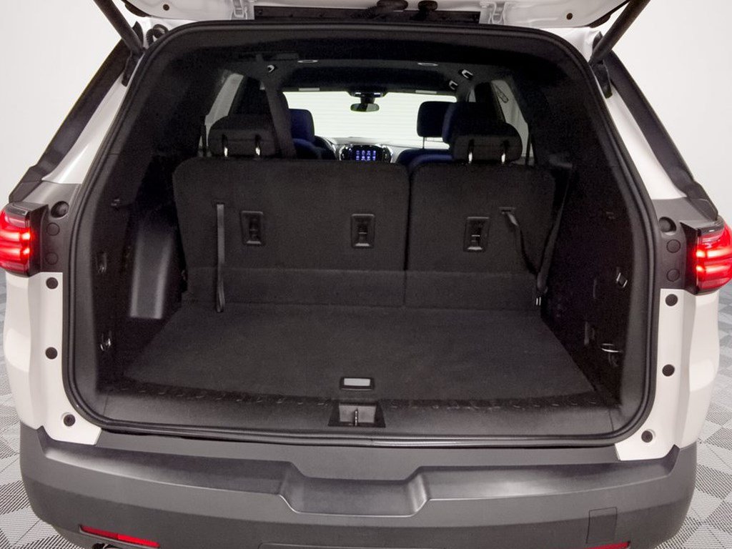 Used 2023 Chevrolet Traverse LT FWD image 28