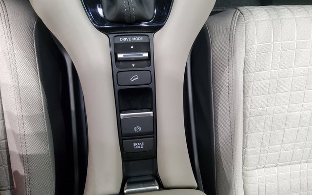 Used 2025 Honda HR-V LX image 36