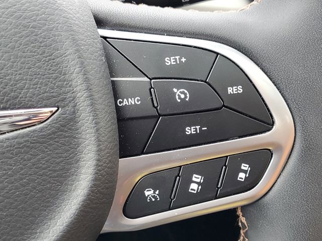 Used 2026 Chrysler Pacifica Pinnacle FWD image 18