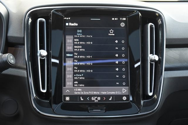 Used 2023 Volvo XC40 Recharge Plus image 15