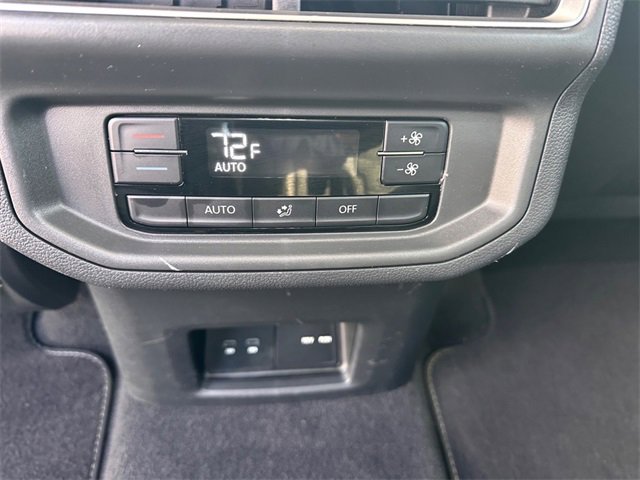 Used 2024 Volkswagen Atlas SE w/ Black Wheel Package image 11