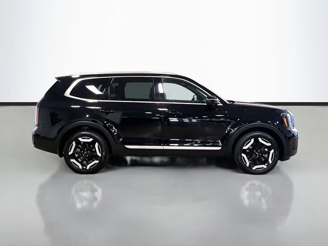 Certified 2023 Kia Telluride EX w/ EX Captain's Chair Package FWD image 8
