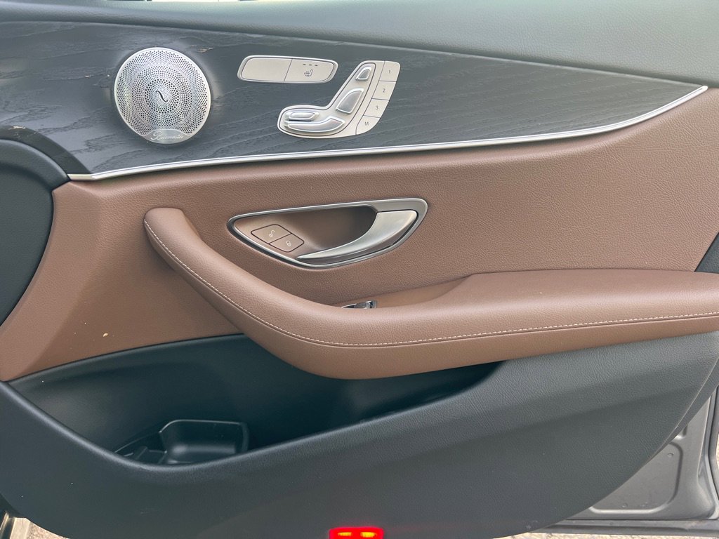 Used 2017 Mercedes-Benz E 300 E 300 4MATIC LUXURY image 18