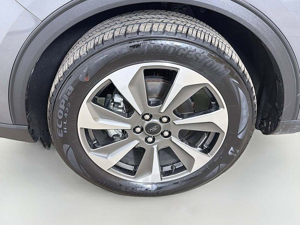 Used 2024 Ford Escape Platinum image 16