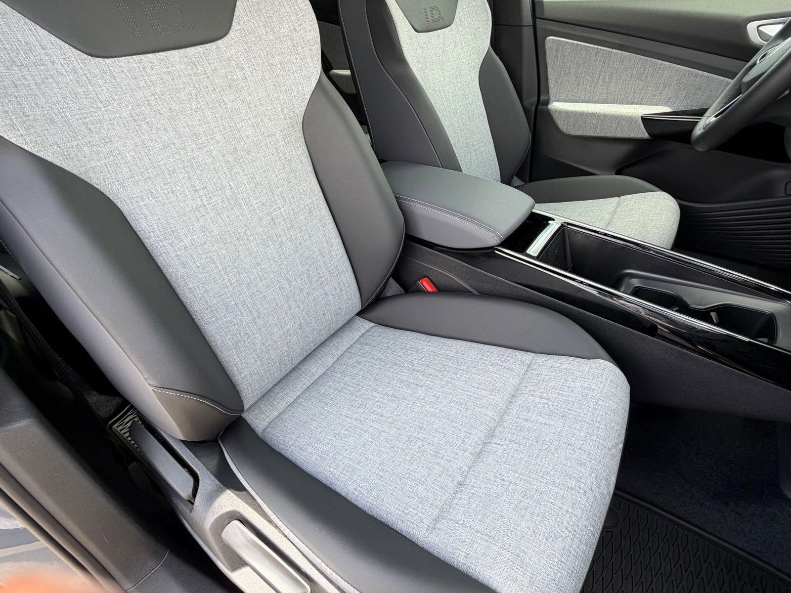 New 2026 Volkswagen ID.4 Pro RWD image 17