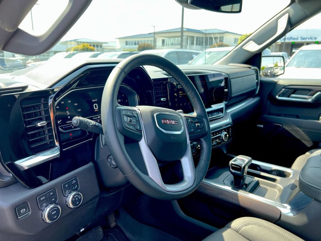 Used 2024 GMC Sierra 1500 SLT w/ SLT Premium Plus Package AWD/4WD image 10