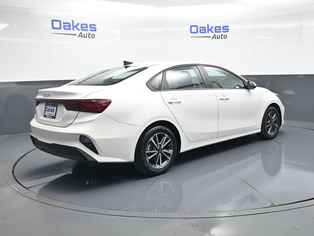 Certified 2024 Kia Forte LXS FWD image 7