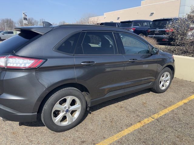 Used 2017 Ford Edge SE image 3