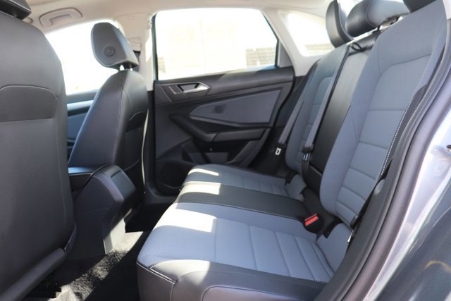 Used 2025 Volkswagen Jetta SE image 13