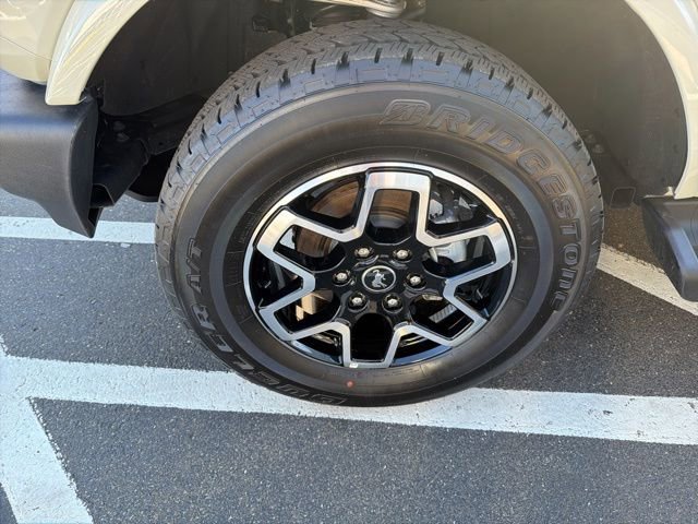 Used 2025 Ford Bronco Outer Banks image 24