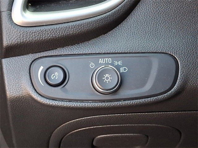 Used 2017 Chevrolet Trax LT w/ LT Convenience Package image 27