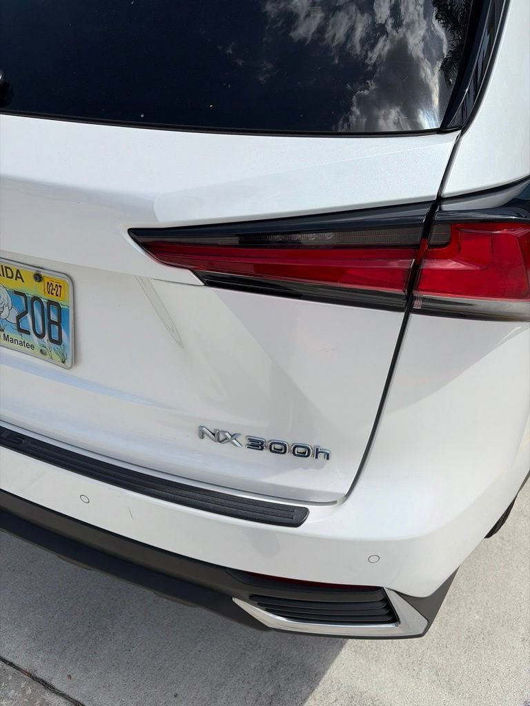 Used 2018 Lexus NX 300h AWD w/ Comfort Package image 6