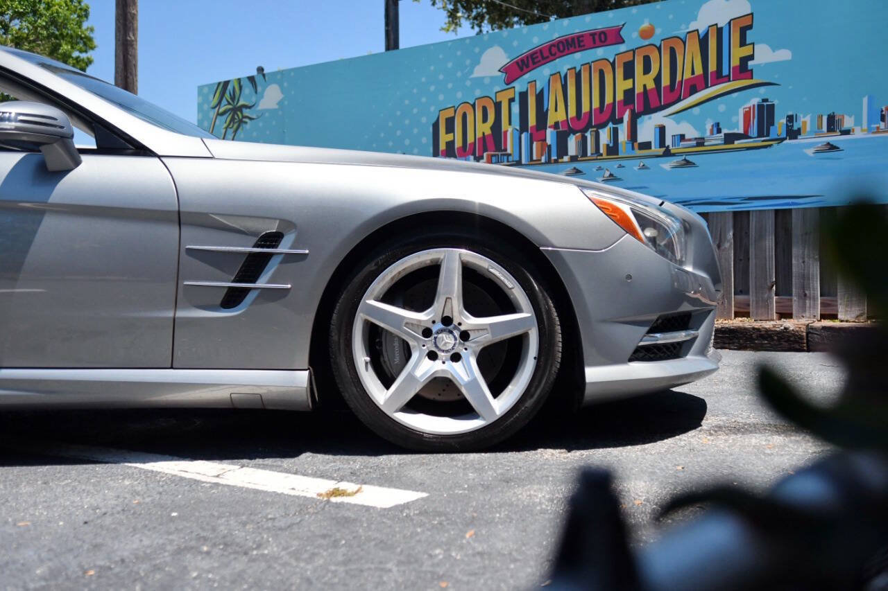 Used 2014 Mercedes-Benz SL 550 image 32