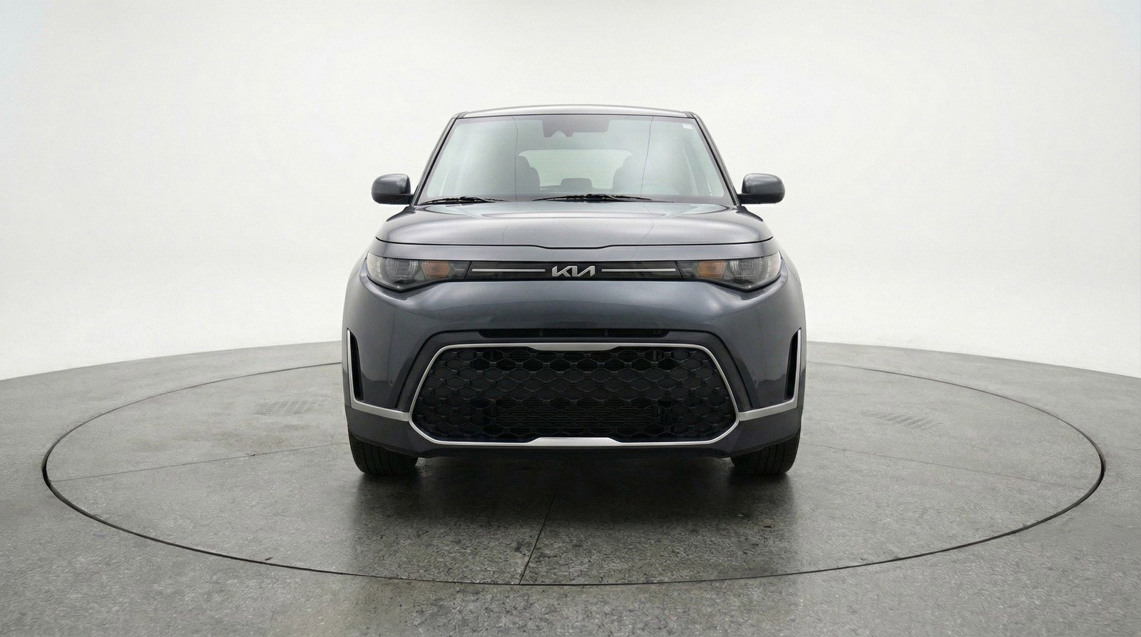 Used 2025 Kia Soul LX w/ LX Technology Package FWD image 2