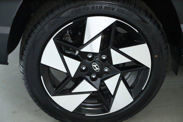 Used 2024 Hyundai Kona Limited image 12
