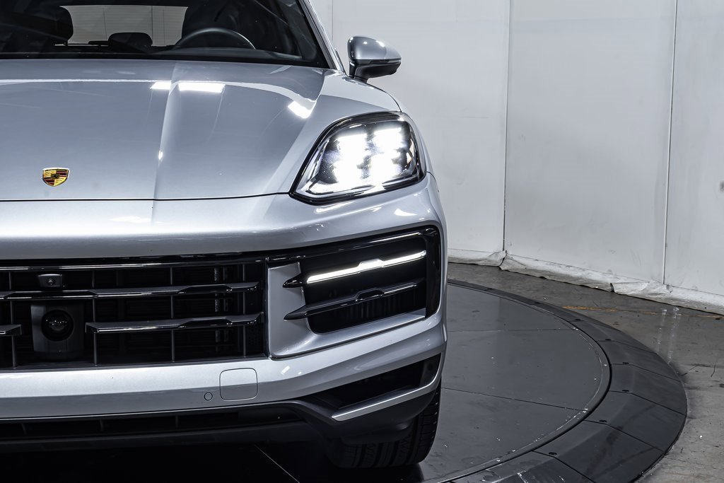 Certified 2025 Porsche Cayenne image 18