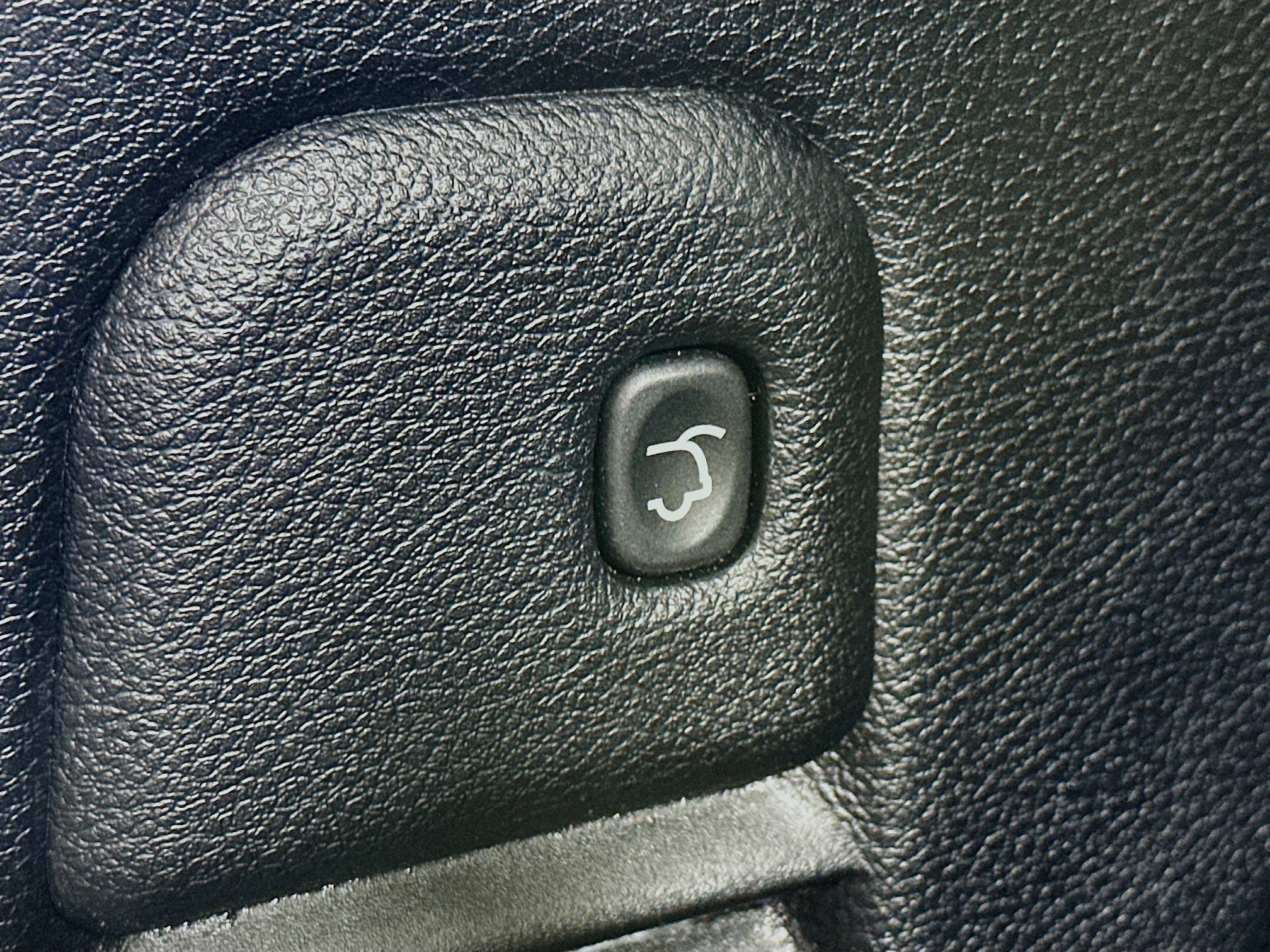 Used 2021 Jeep Grand Cherokee Limited w/ Luxury Group II image 30