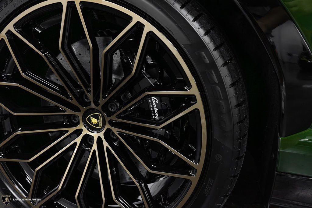 New 2025 Lamborghini Urus SE image 7