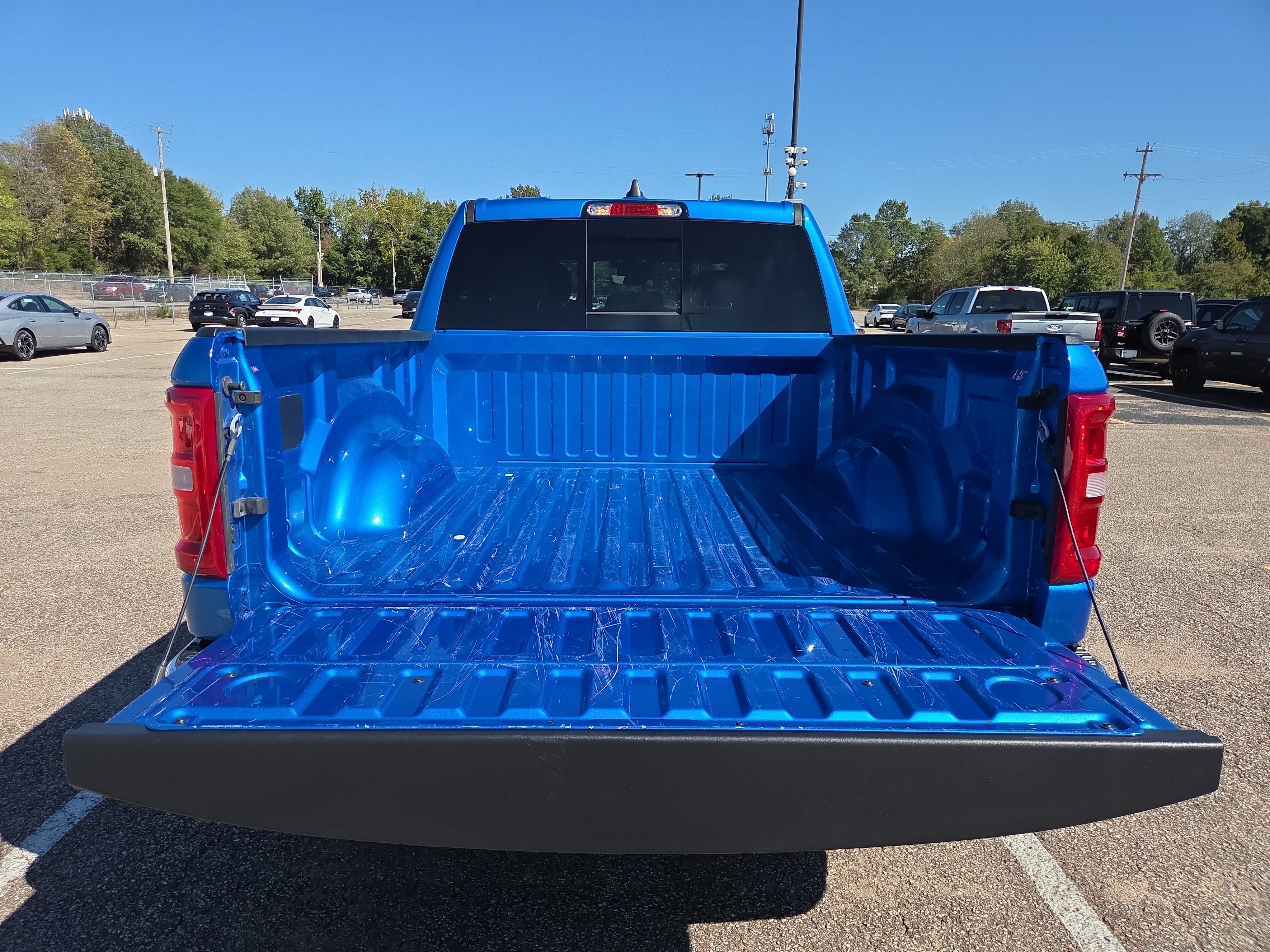 Used 2025 RAM 1500 Big Horn AWD/4WD image 9