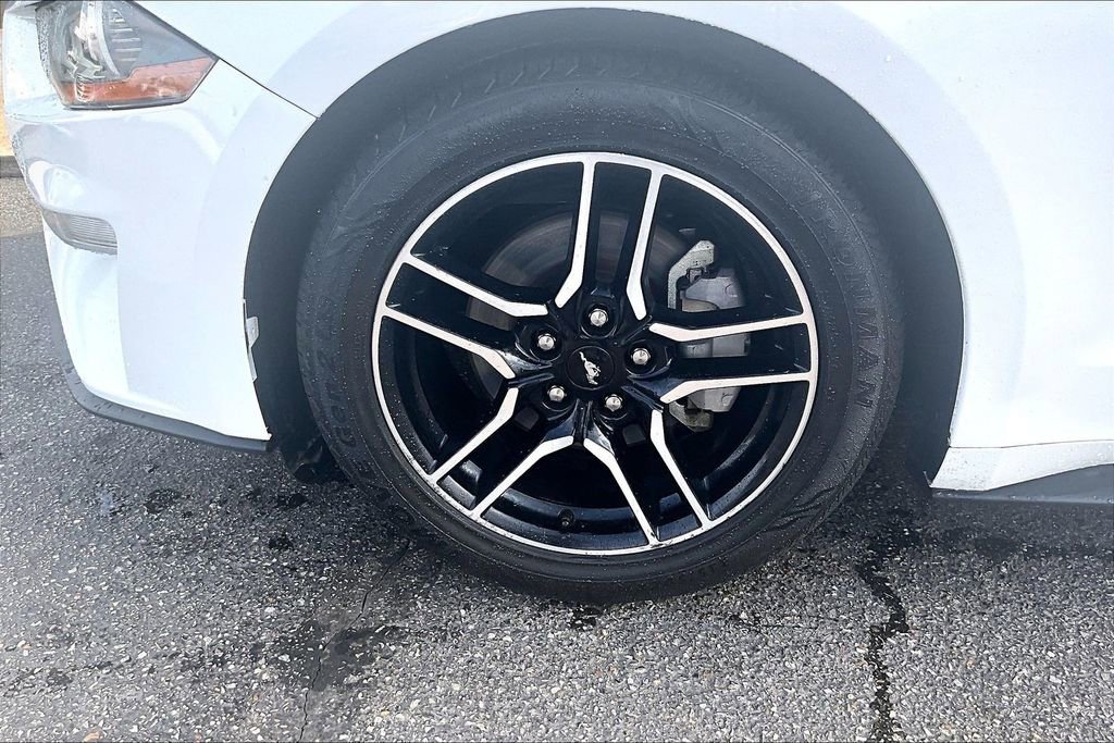 Used 2022 Ford Mustang Premium image 4