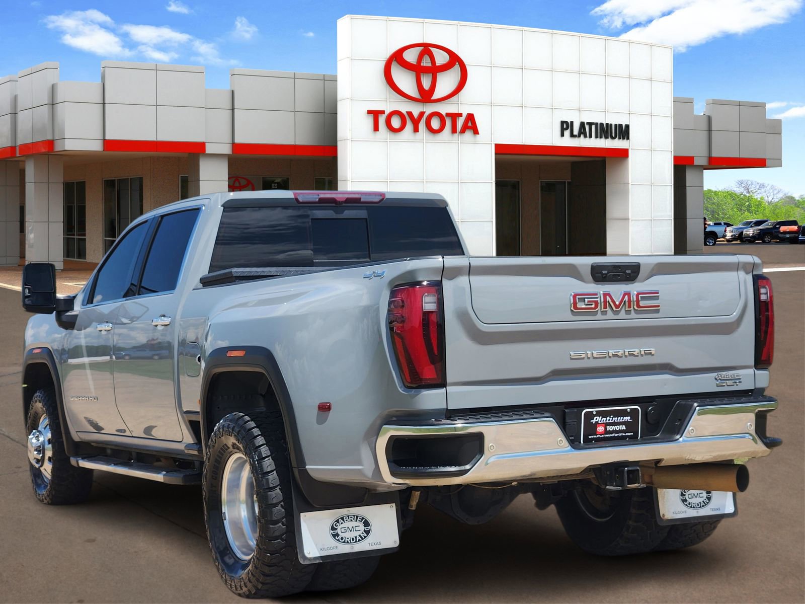 Used 2024 GMC Sierra 3500 SLT w/ Texas SLT Premium Package AWD/4WD image 4