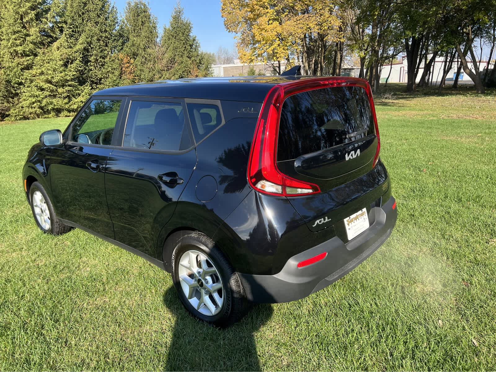 Used 2022 Kia Soul LX w/ Technology Package FWD image 3