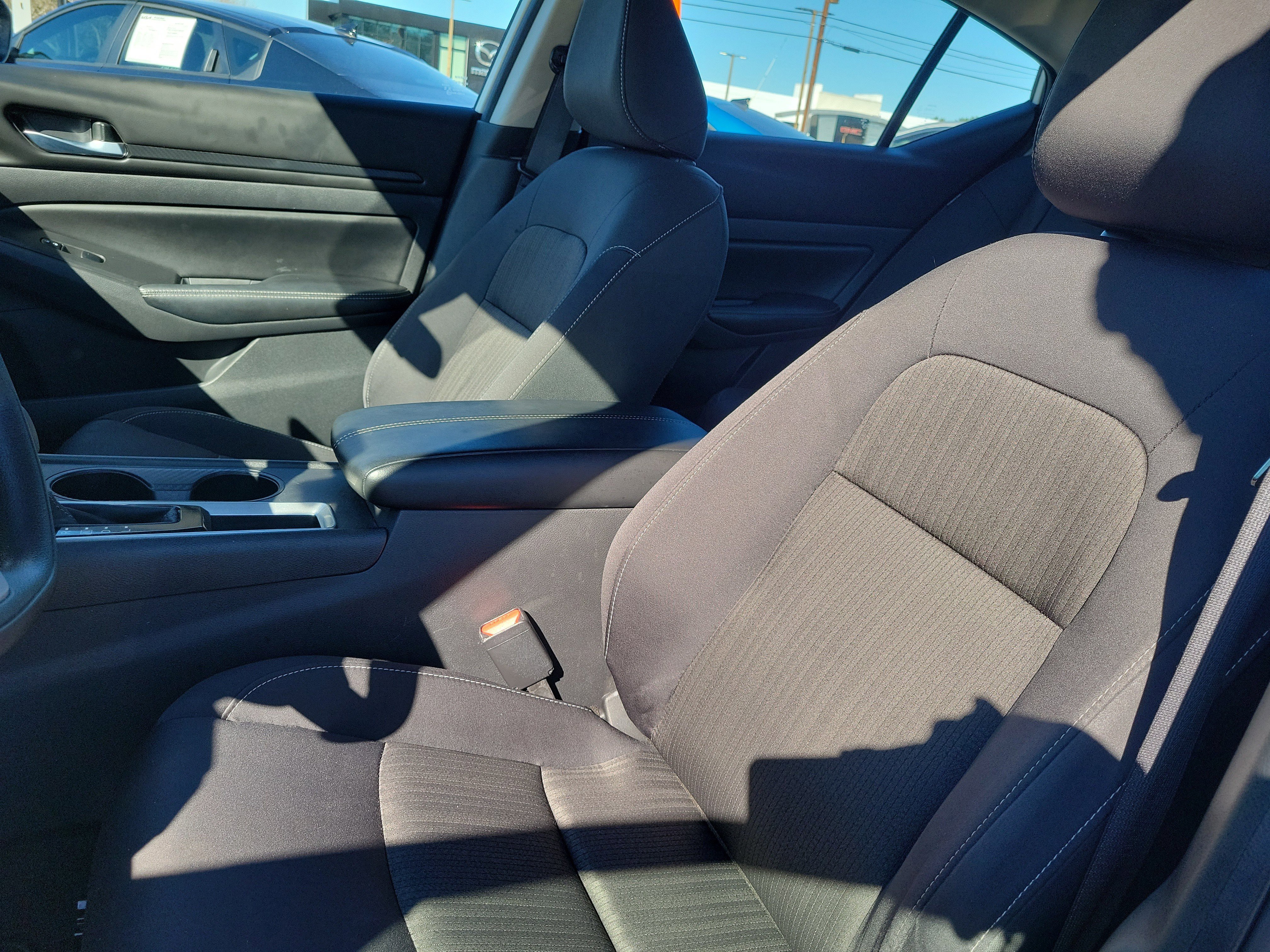 Used 2025 Nissan Altima 2.5 SV image 16