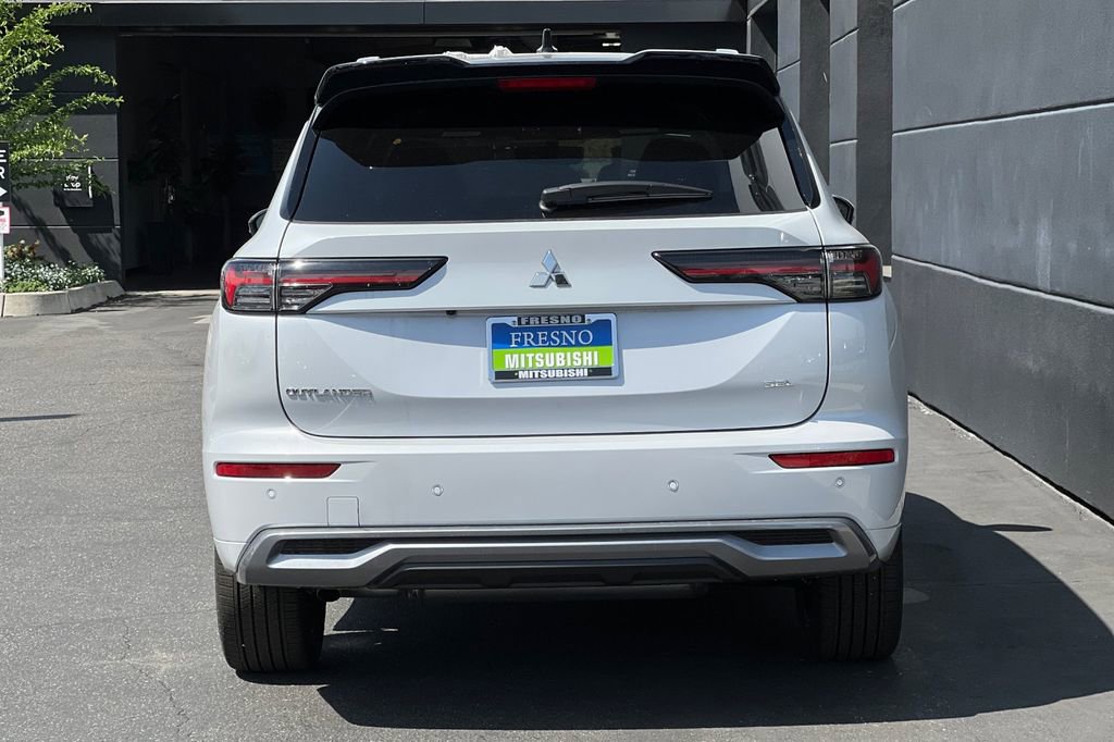 New 2026 Mitsubishi Outlander SEL image 6