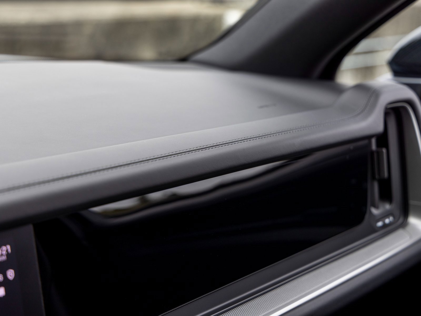 New 2025 Porsche Cayenne S image 34