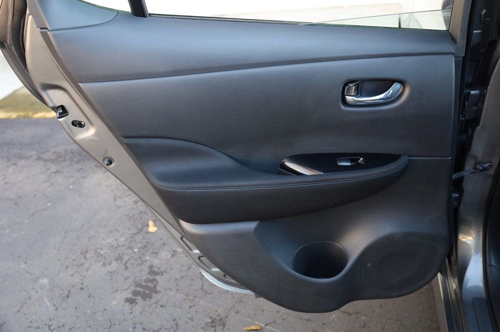 Used 2018 Nissan Leaf SV w/ SV Technology Package image 15