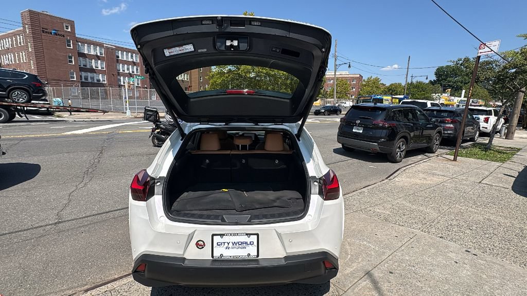 Used 2024 Lexus UX 250h AWD w/ Premium Package image 29