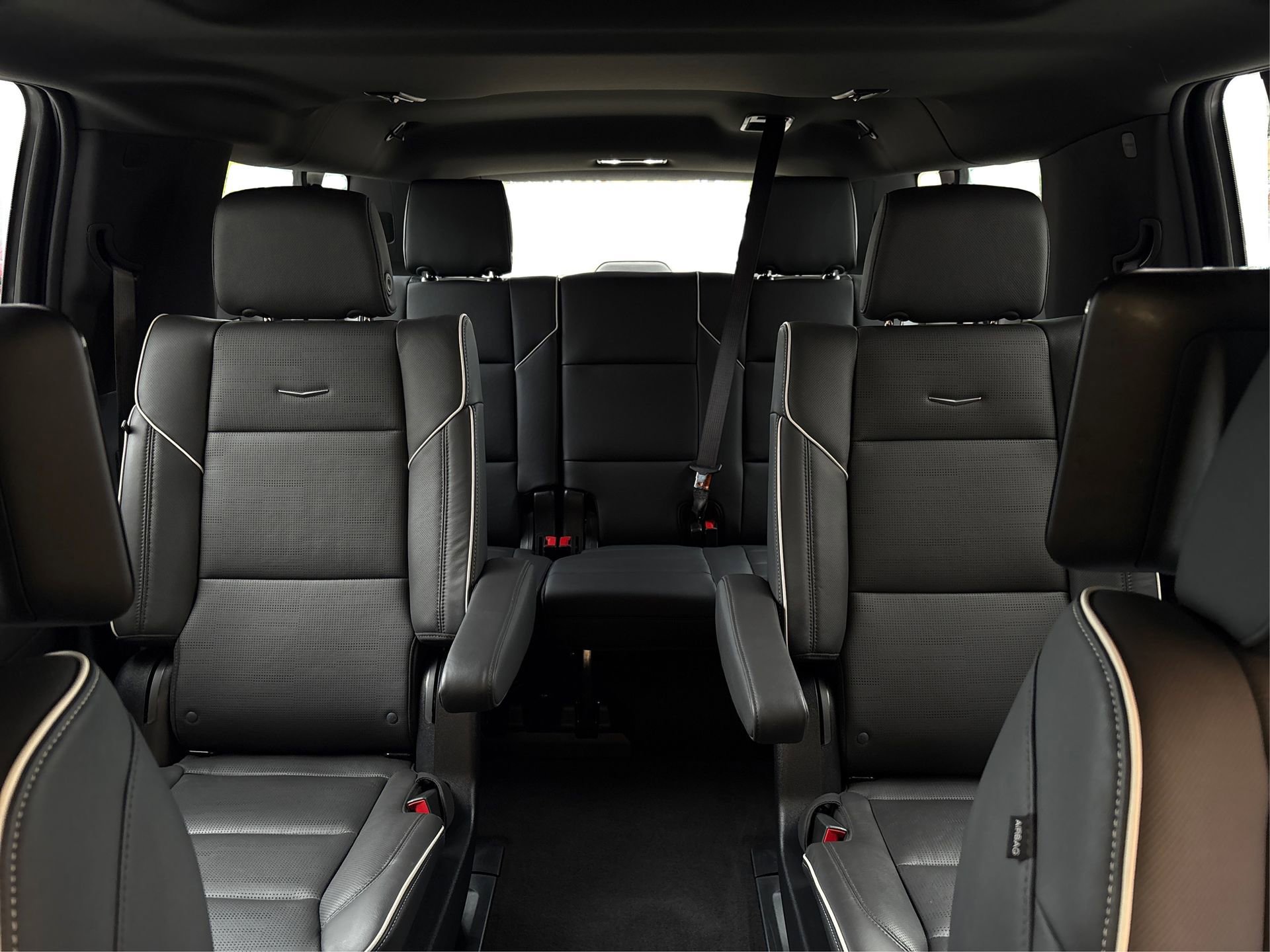 Certified 2024 Cadillac Escalade ESV Premium Luxury image 18