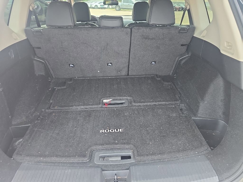 Used 2023 Nissan Rogue SL FWD image 11