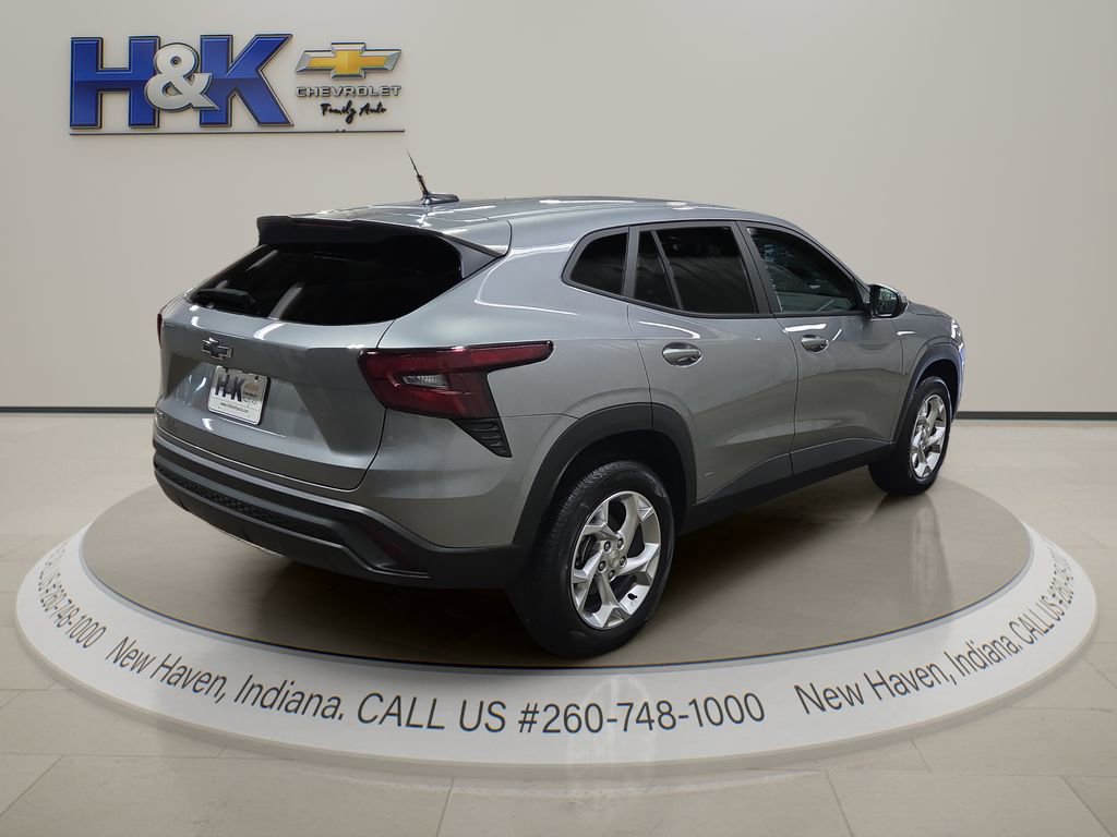 New 2026 Chevrolet Trax LS w/ LS Convenience Package FWD image 6