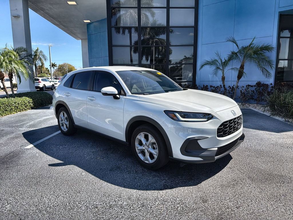 Certified 2024 Honda HR-V LX image 2