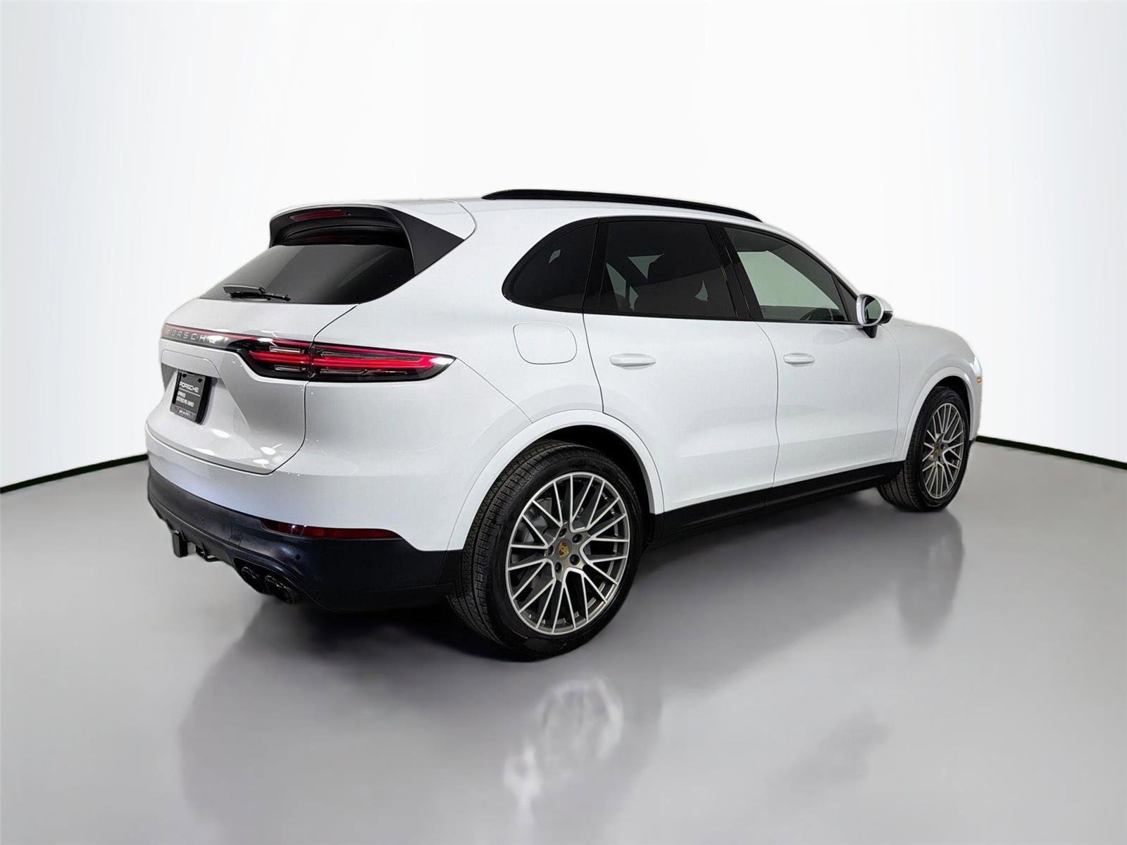 Certified 2023 Porsche Cayenne S Platinum w/ Assistance Package image 7