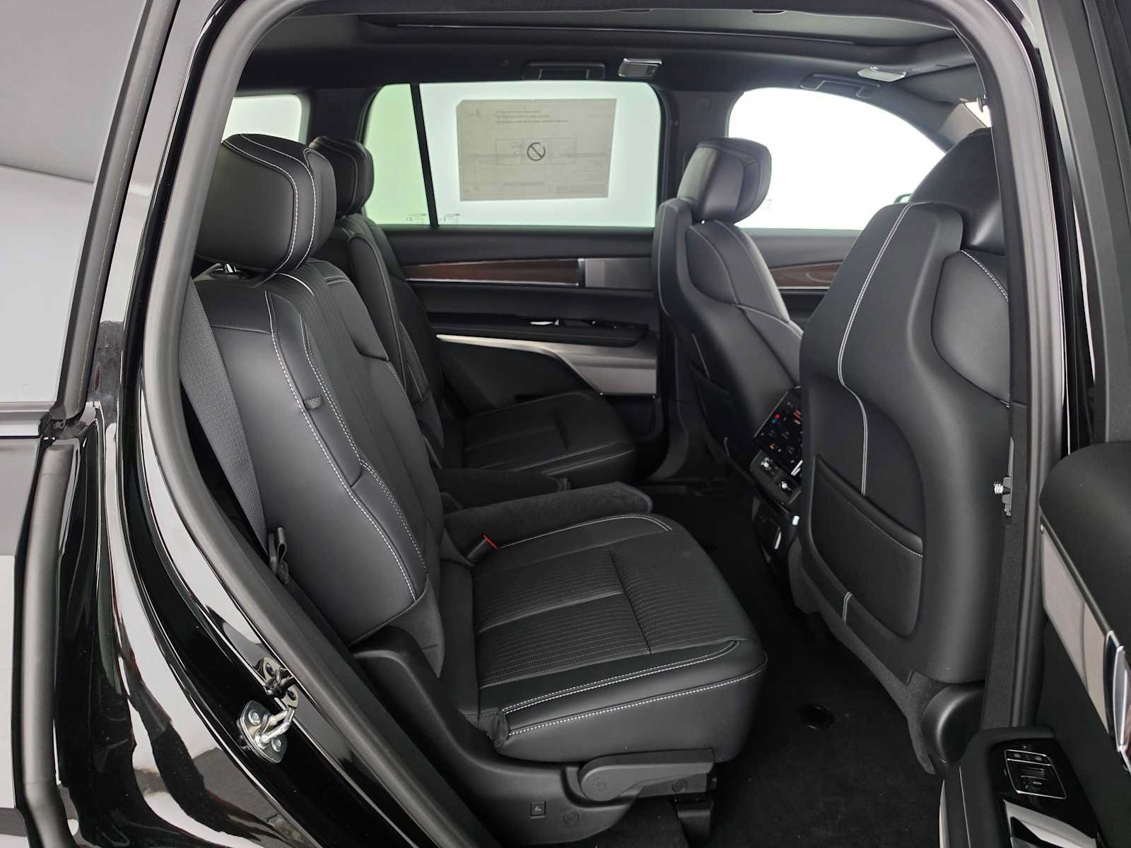 New 2027 Cadillac Vistiq Luxury AWD/4WD image 12