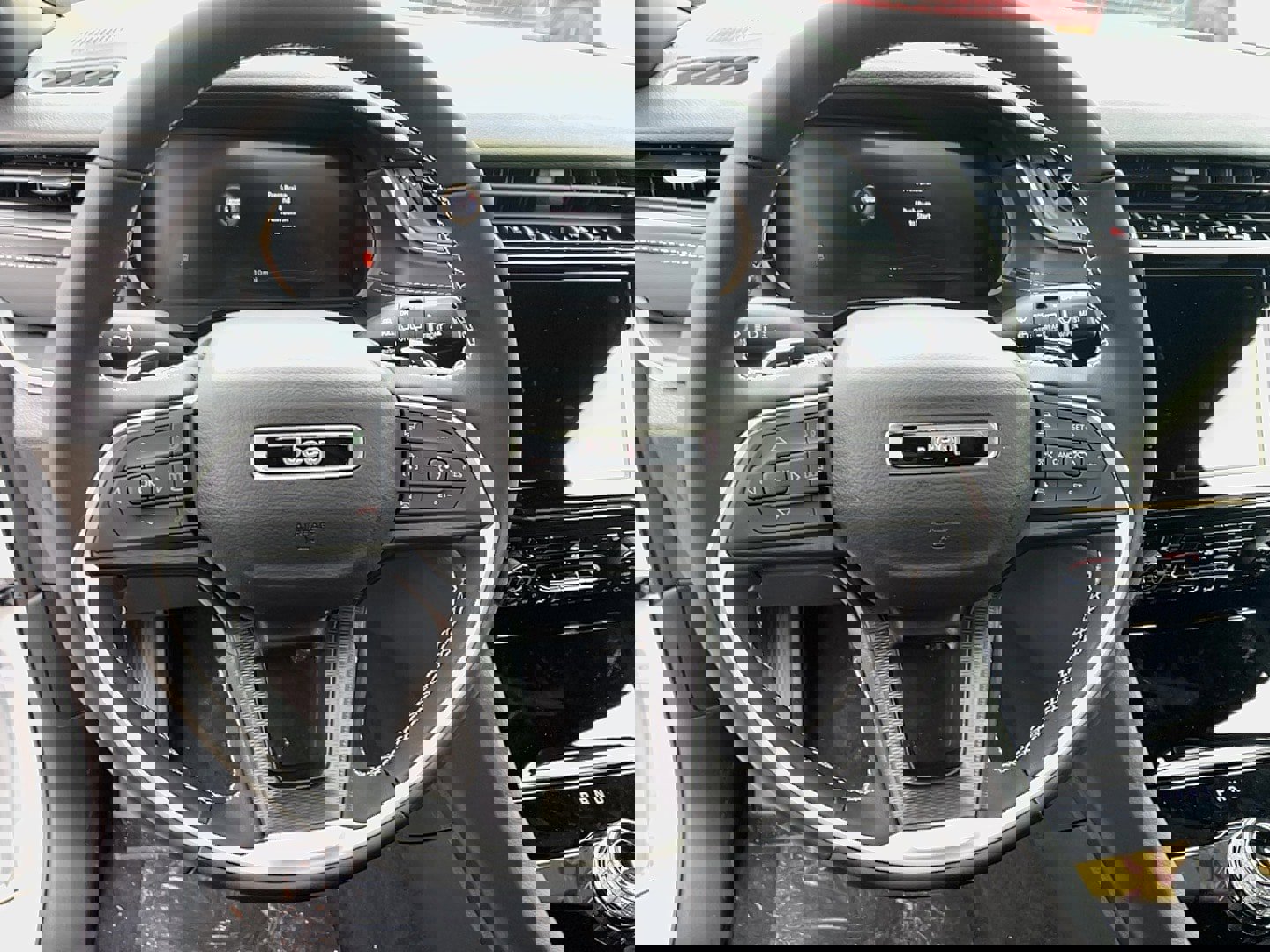 New 2025 Jeep Grand Cherokee L Altitude image 12