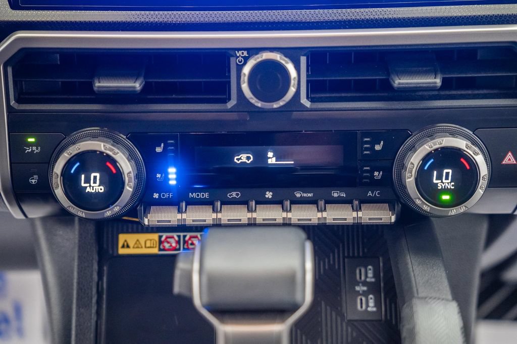 Used 2025 Toyota 4Runner Limited AWD/4WD image 26