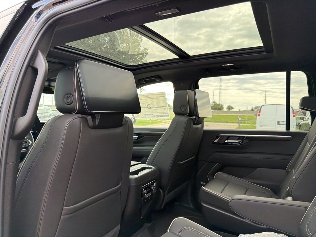 New 2026 Chevrolet Suburban Premier AWD/4WD image 16